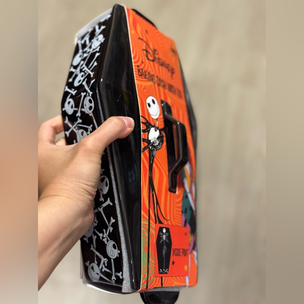 Disney Nightmare Before Christmas Coffin baking dish with lid - Picture 1 of 2